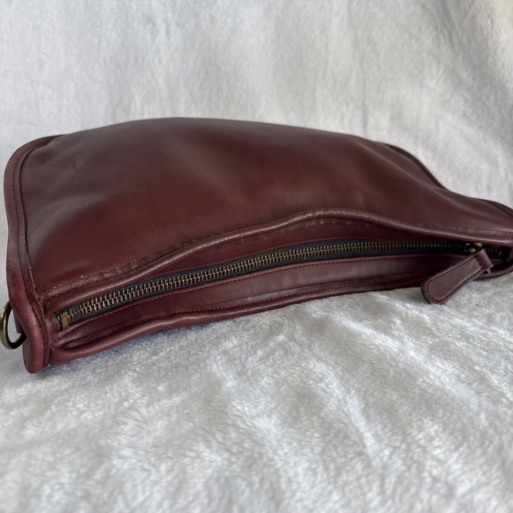 Vintage COACH Soho Swinger Bag Burgundy Red Leather Crossbody 90s USA - Picture 12 of 16